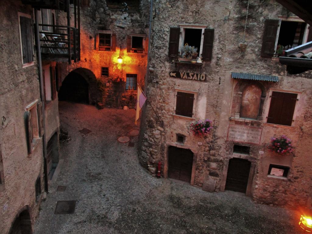La Piazzetta Di Canale B&B Tenno Extérieur photo